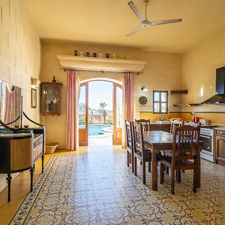With Private Pool Holiday home Ta Gorgun